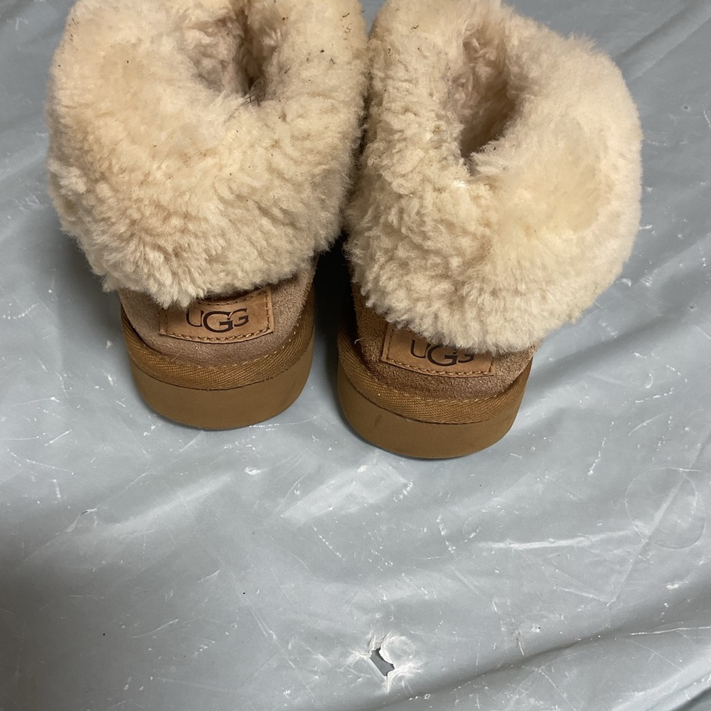 UGG Cream Shearling-Lined Boot Interior - image 4
